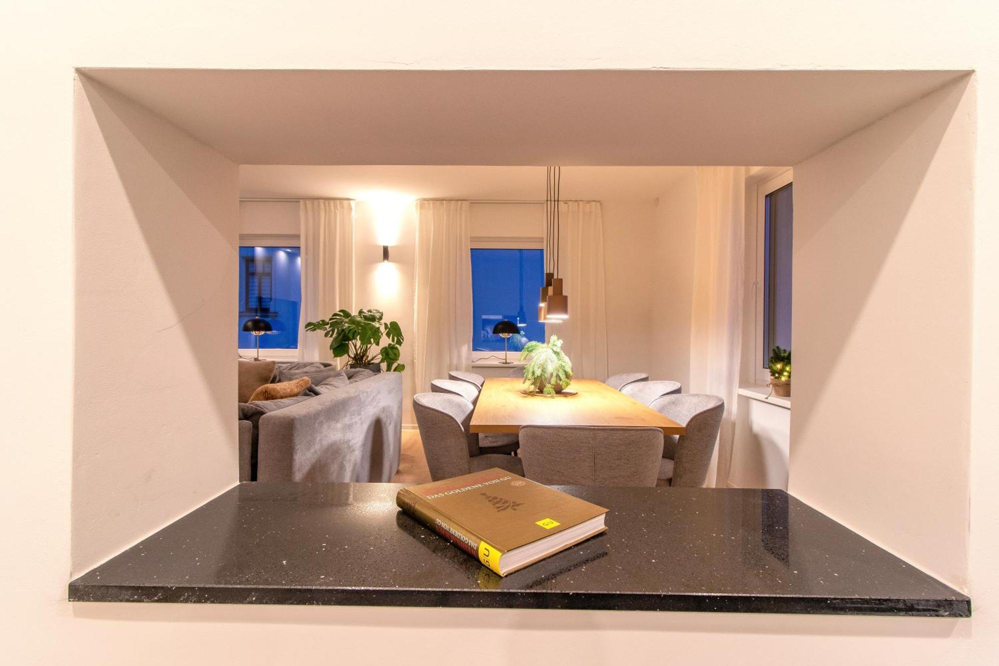 Stilvolles City-Apartment I Netflix I Wlan L Stellplatz I Zentral Schwarzenberg  Ngoại thất bức ảnh