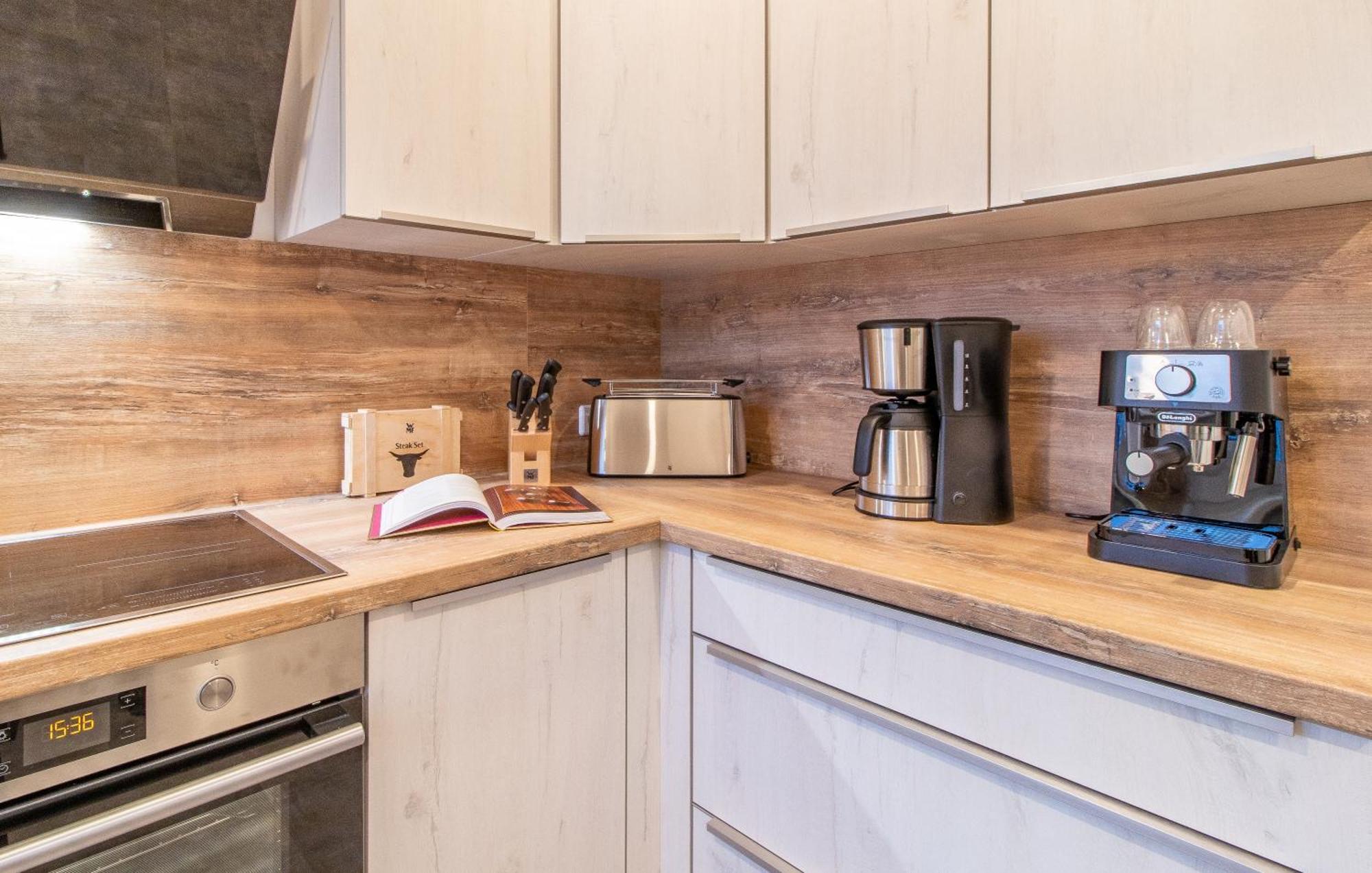 Stilvolles City-Apartment I Netflix I Wlan L Stellplatz I Zentral Schwarzenberg  Ngoại thất bức ảnh