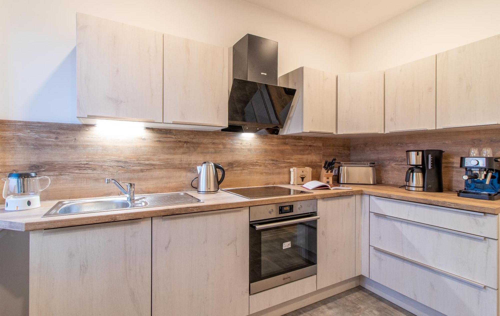 Stilvolles City-Apartment I Netflix I Wlan L Stellplatz I Zentral Schwarzenberg  Ngoại thất bức ảnh