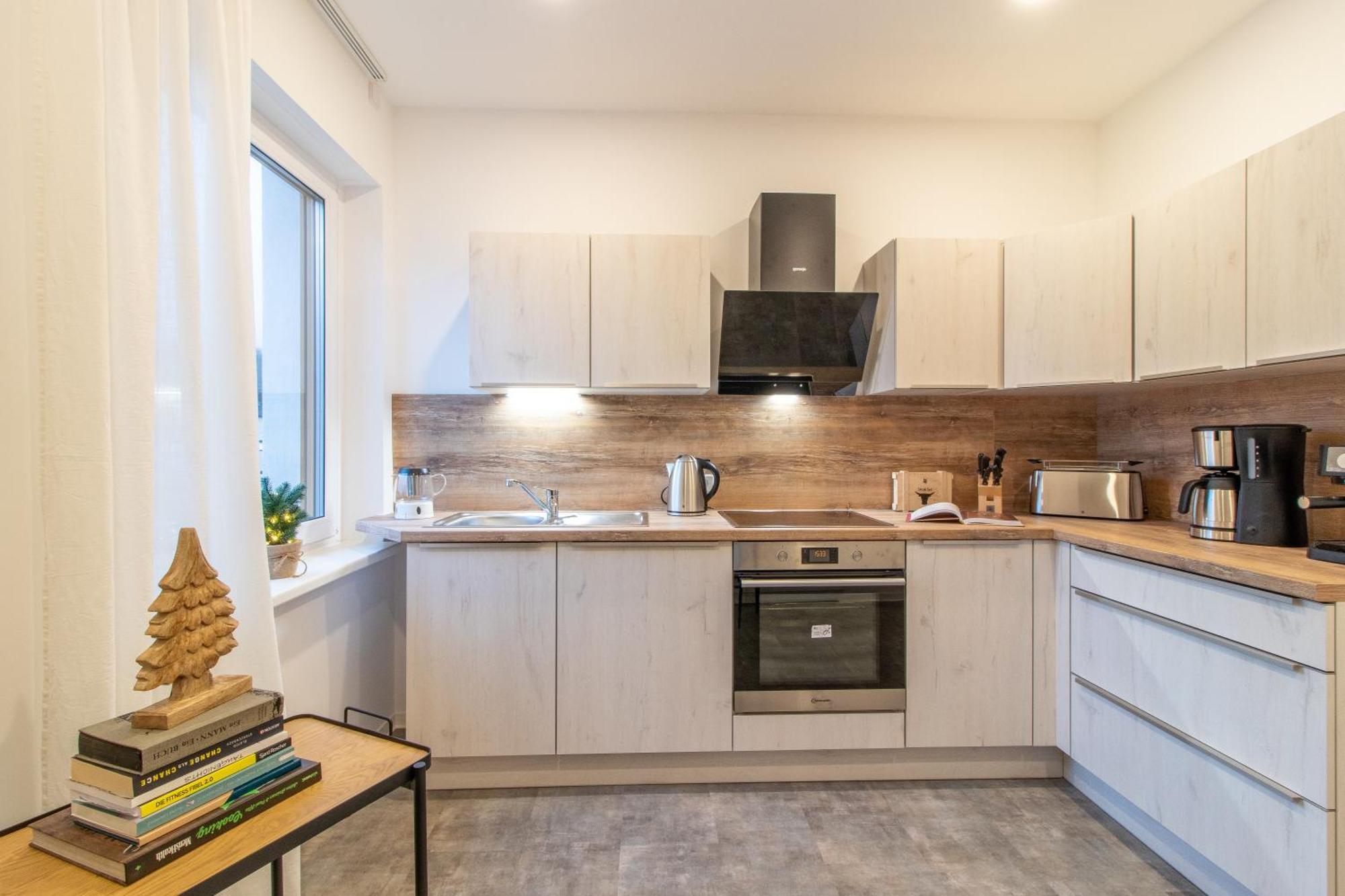 Stilvolles City-Apartment I Netflix I Wlan L Stellplatz I Zentral Schwarzenberg  Ngoại thất bức ảnh