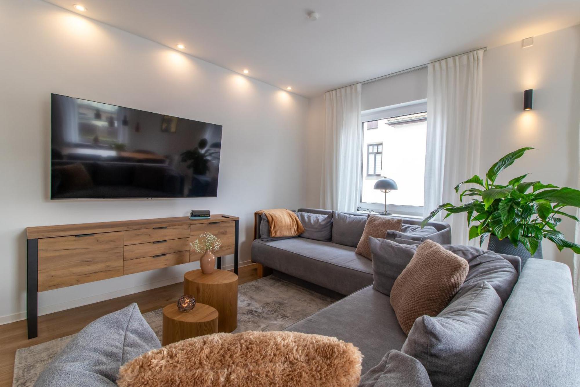 Stilvolles City-Apartment I Netflix I Wlan L Stellplatz I Zentral Schwarzenberg  Ngoại thất bức ảnh