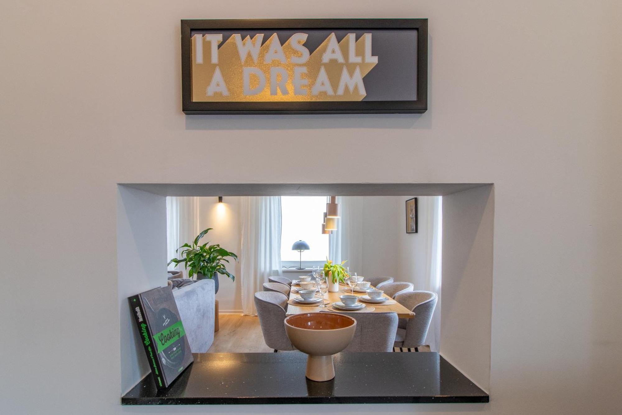 Stilvolles City-Apartment I Netflix I Wlan L Stellplatz I Zentral Schwarzenberg  Ngoại thất bức ảnh