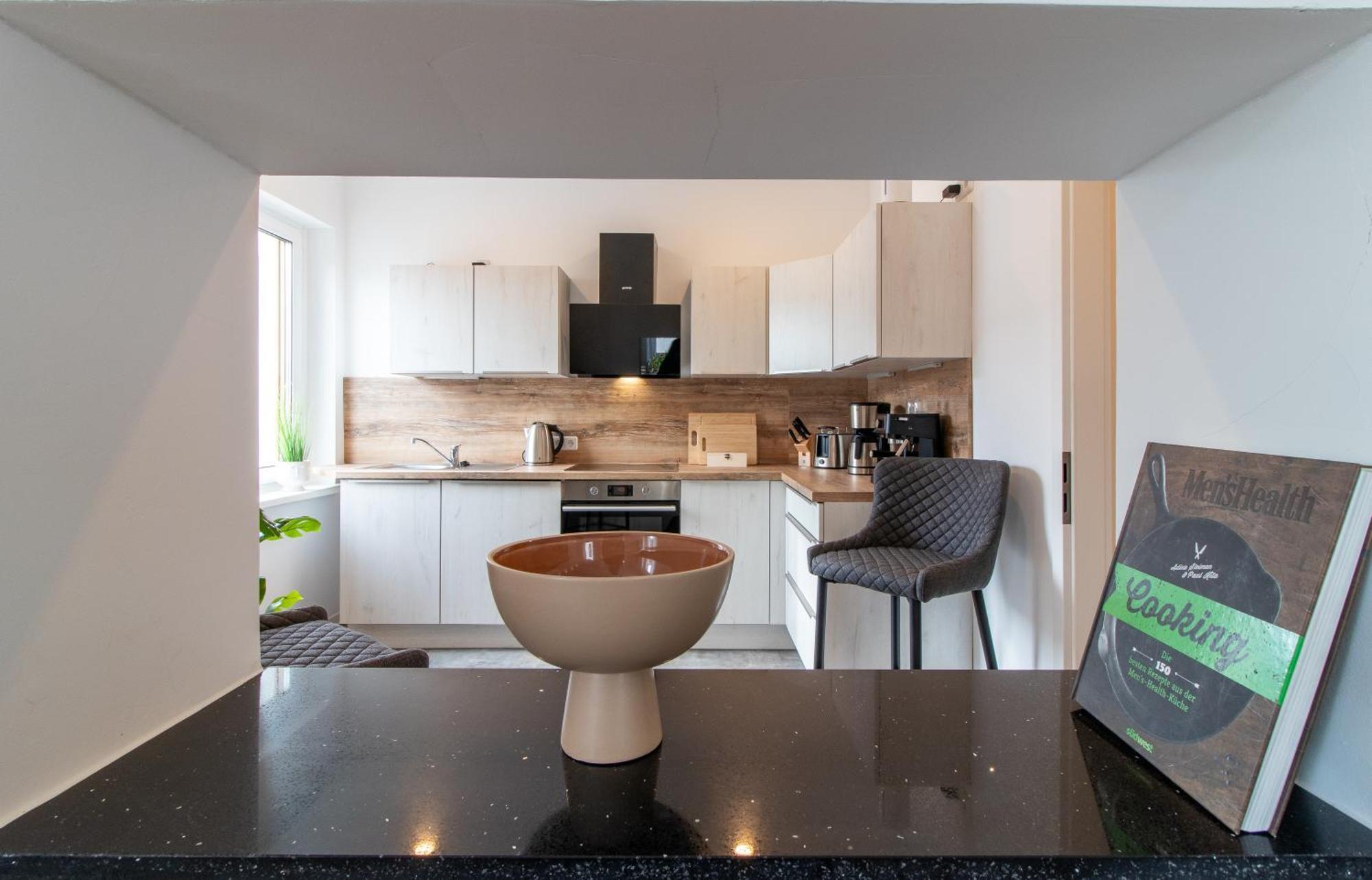 Stilvolles City-Apartment I Netflix I Wlan L Stellplatz I Zentral Schwarzenberg  Ngoại thất bức ảnh