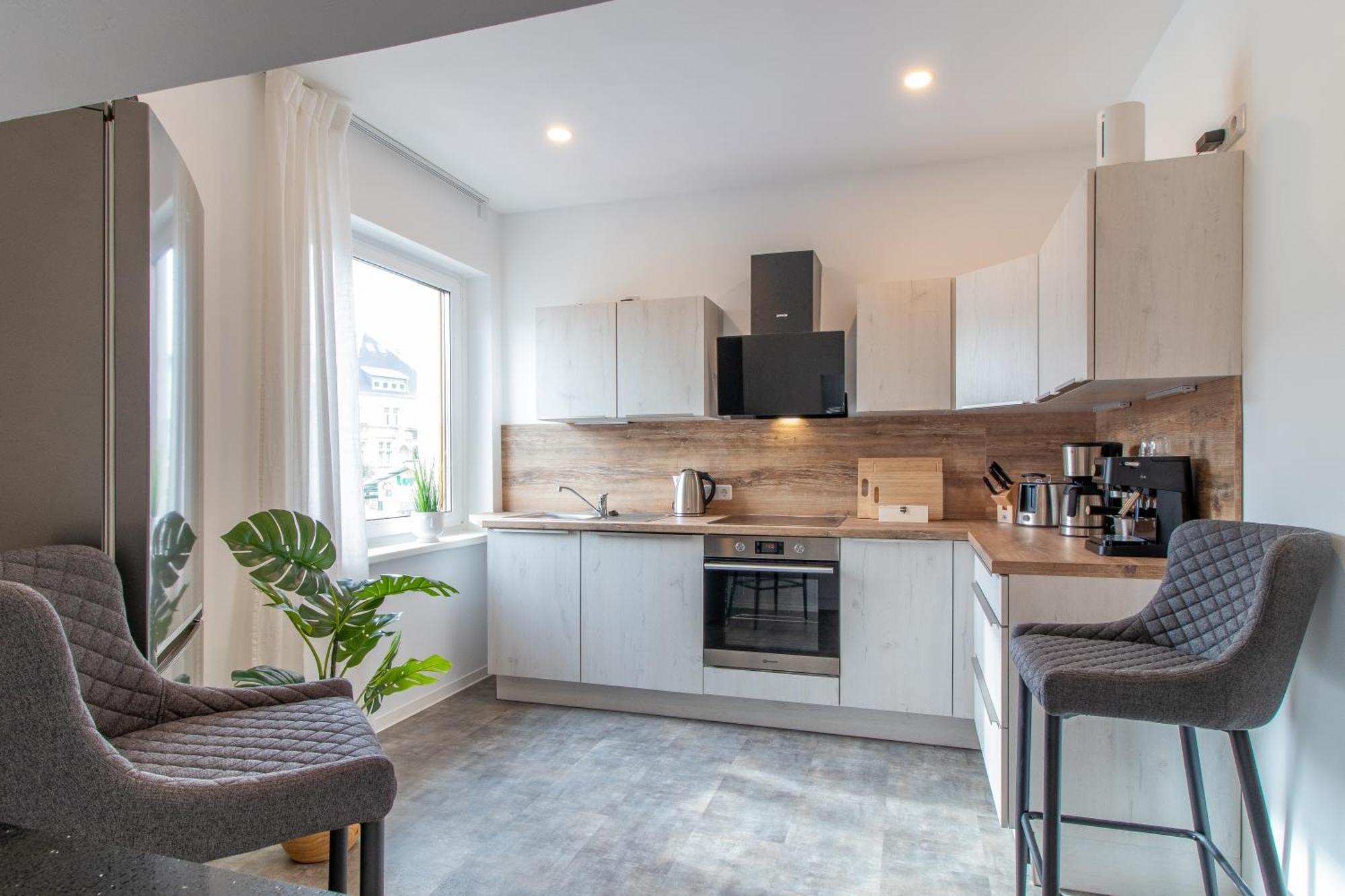 Stilvolles City-Apartment I Netflix I Wlan L Stellplatz I Zentral Schwarzenberg  Ngoại thất bức ảnh