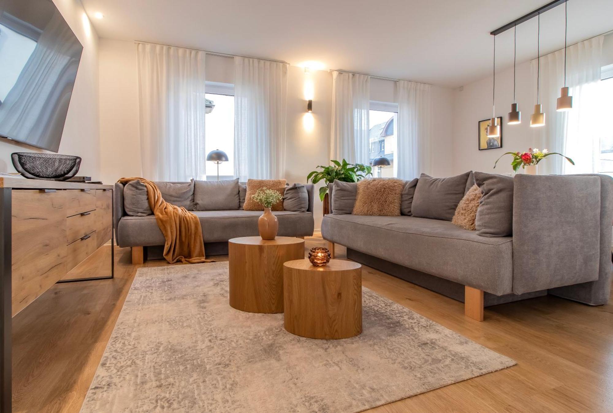 Stilvolles City-Apartment I Netflix I Wlan L Stellplatz I Zentral Schwarzenberg  Ngoại thất bức ảnh