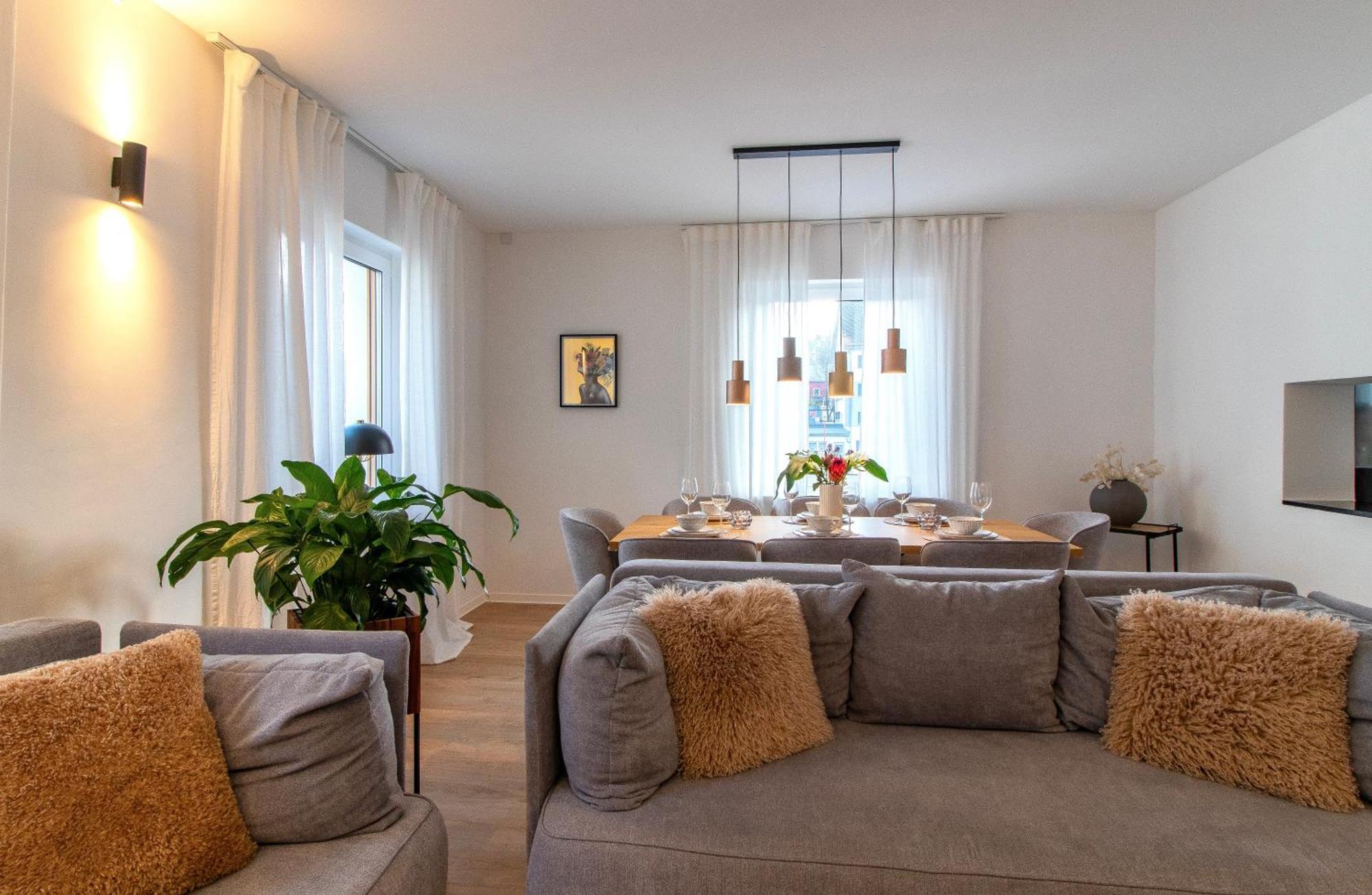 Stilvolles City-Apartment I Netflix I Wlan L Stellplatz I Zentral Schwarzenberg  Ngoại thất bức ảnh