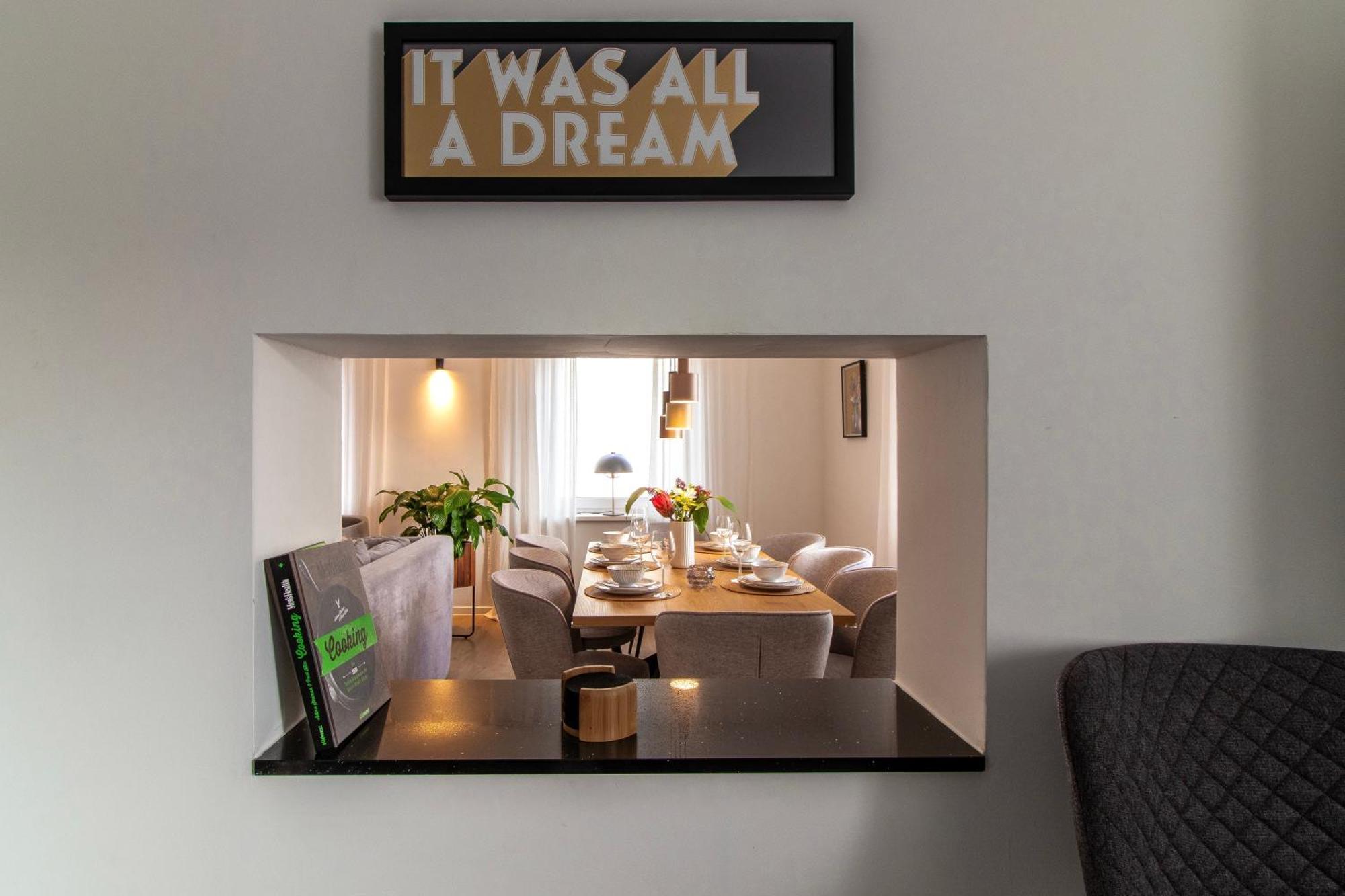 Stilvolles City-Apartment I Netflix I Wlan L Stellplatz I Zentral Schwarzenberg  Ngoại thất bức ảnh