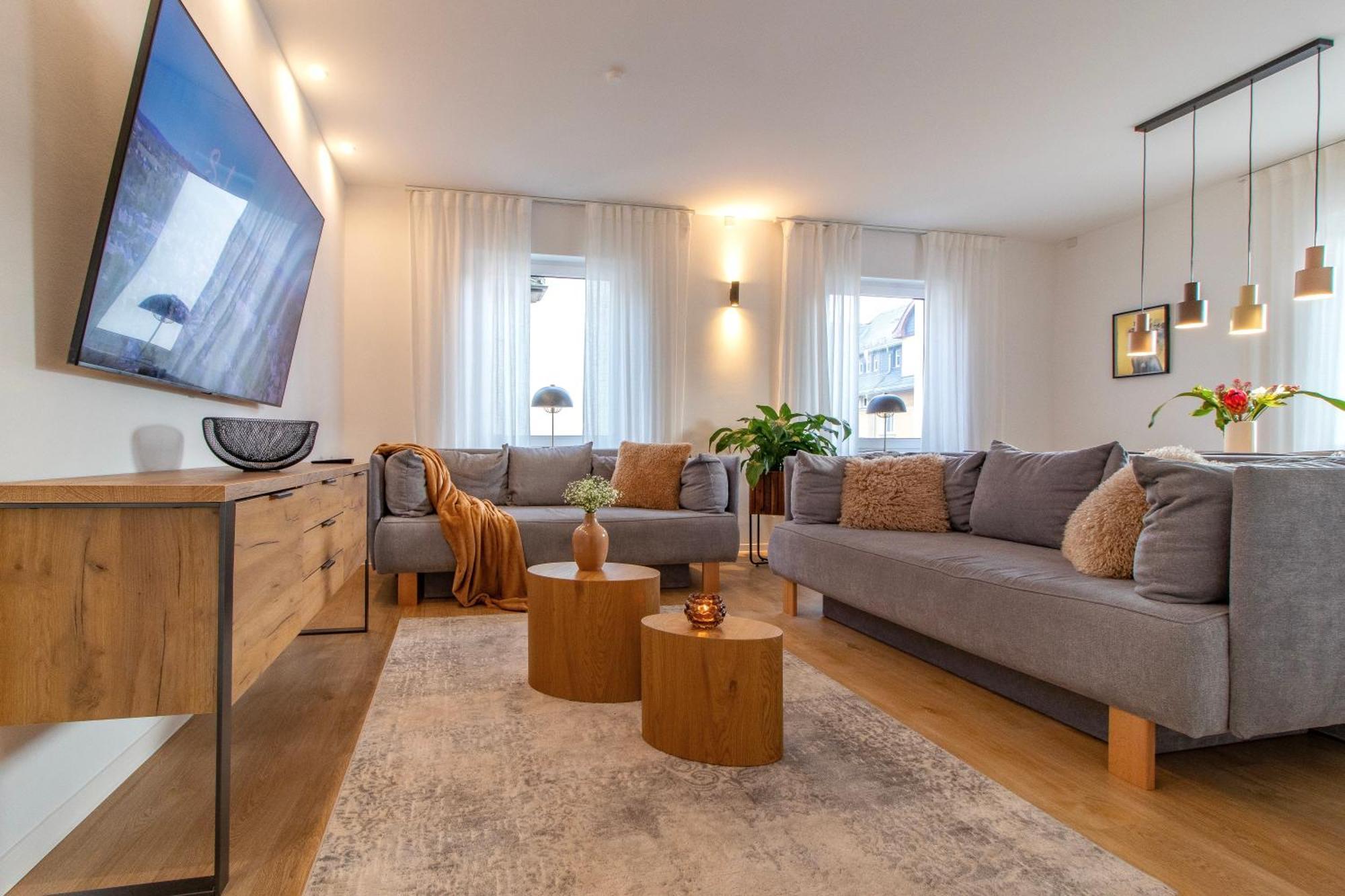 Stilvolles City-Apartment I Netflix I Wlan L Stellplatz I Zentral Schwarzenberg  Ngoại thất bức ảnh
