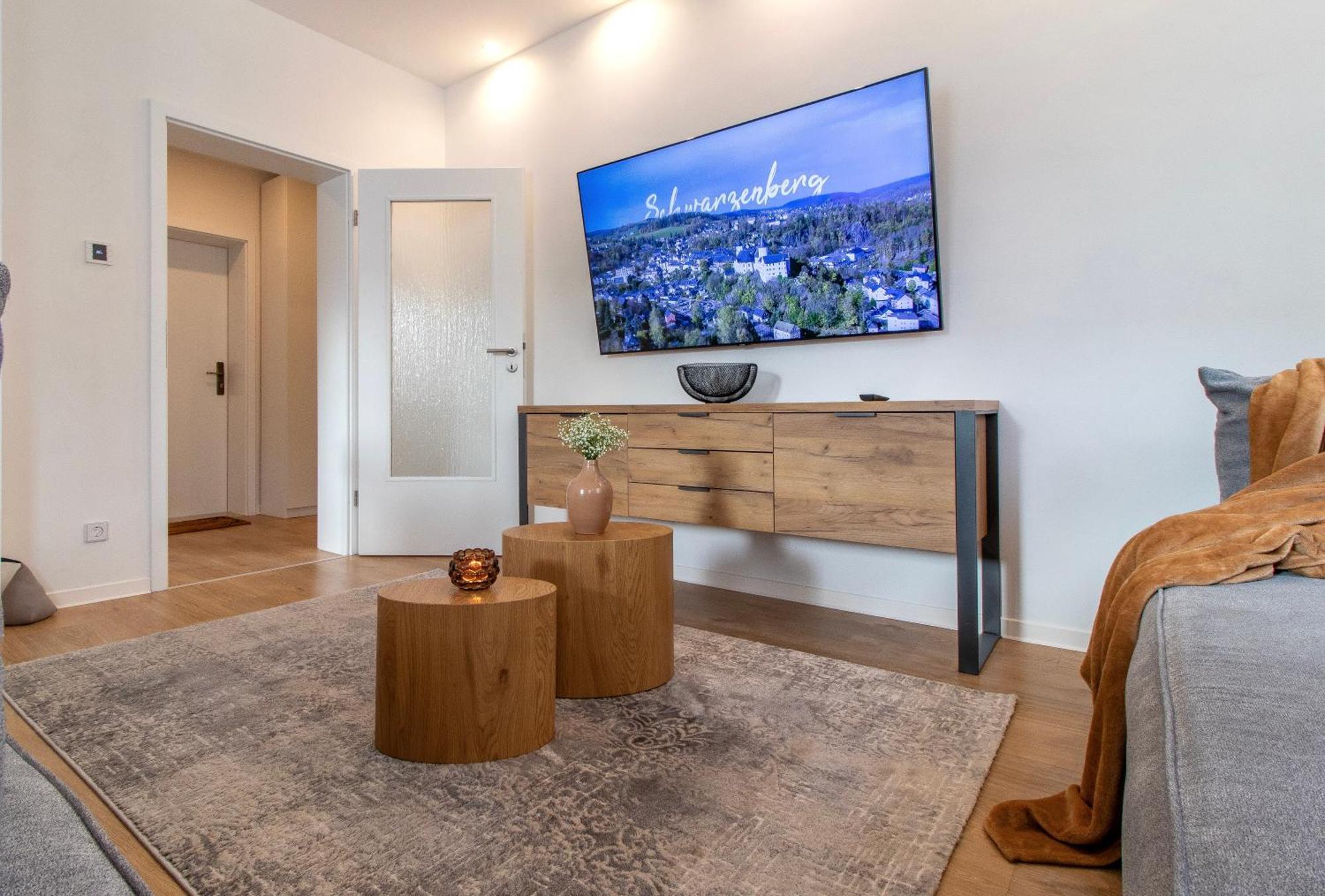 Stilvolles City-Apartment I Netflix I Wlan L Stellplatz I Zentral Schwarzenberg  Ngoại thất bức ảnh