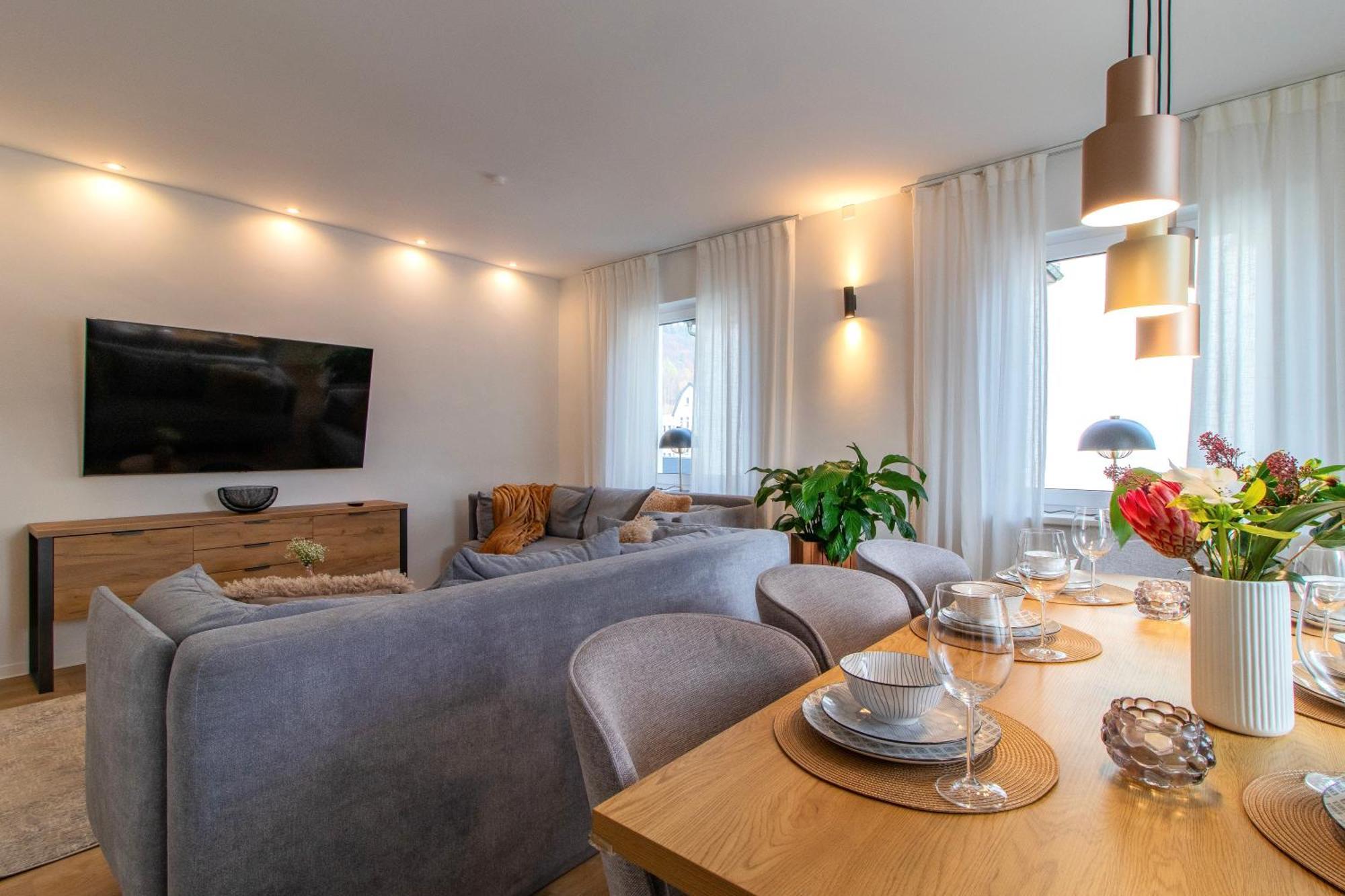 Stilvolles City-Apartment I Netflix I Wlan L Stellplatz I Zentral Schwarzenberg  Ngoại thất bức ảnh